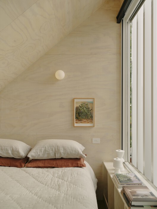 Hawthorn I Studio / Agius Scorpo Architects - Interior Photography, Bedroom, Windows, Bed