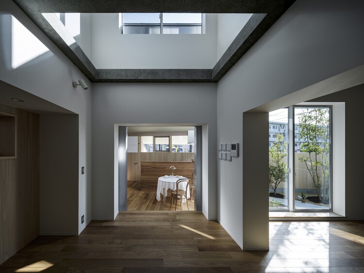M House / Office Ryu Architect - Interior Photography, Windows, Door, Beam