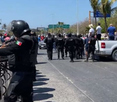 Protestors closed the main road in Puerto Vallarta today - Video and Live Updates
