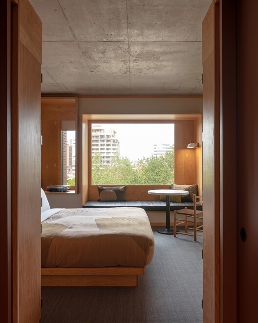 Ace Hotel Toronto / Shim-Sutcliffe Architects - Interior Photography, Bedroom, Windows, Bed