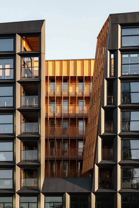 Jonas’ Residential Building / Orange Architects - Exterior Photography, Windows, Facade