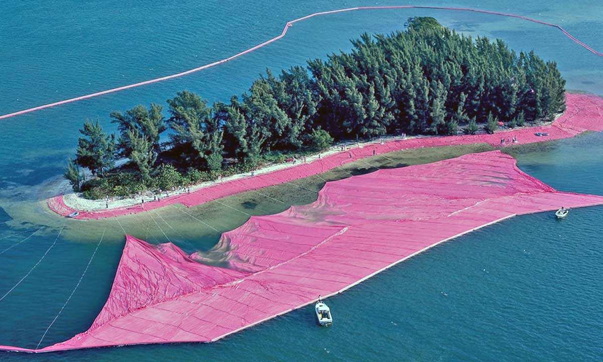 christo jeanne claude surrounded islands