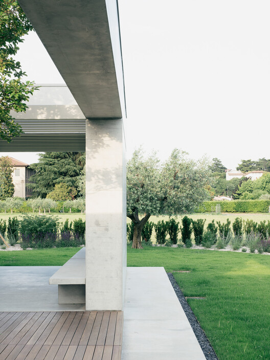 House NF / Didonè Comacchio Architects - Exterior Photography, Garden, Column