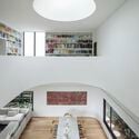 Boomerang House / Joe Adsett Architects - Interior Photography, Living Room, Lighting