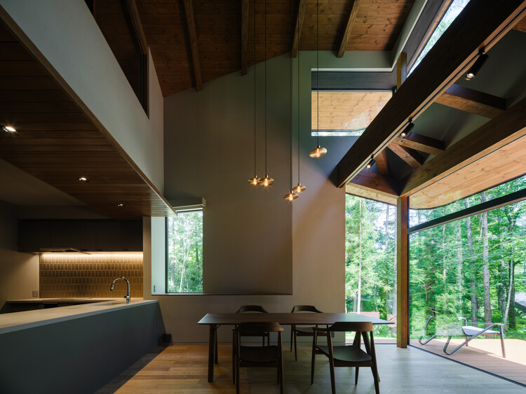 Kyukaruizawa Club Villa / Naruse Inokuma Architects - Interior Photography, Table, Windows, Chair, Beam