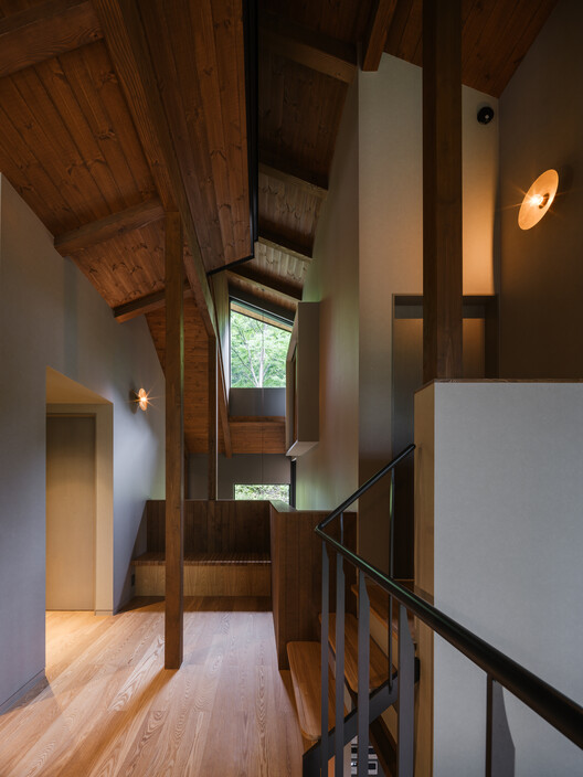 Kyukaruizawa Club Villa / Naruse Inokuma Architects - Interior Photography, Windows, Beam, Handrail