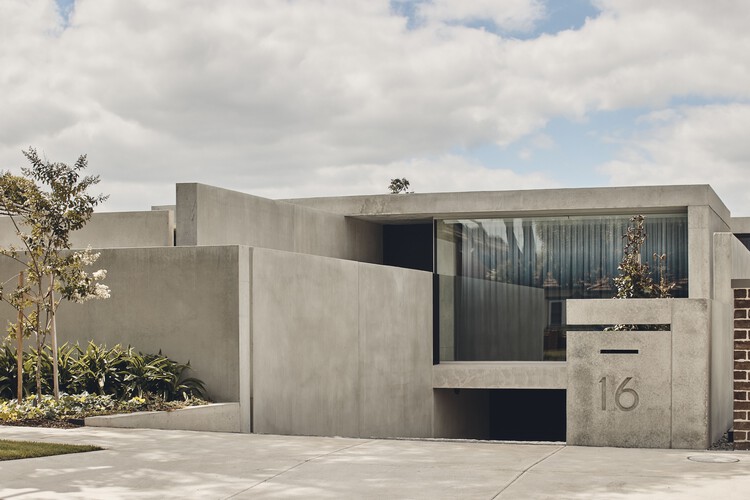 Bournian Residence / FGR Architects - Exterior Photography, Facade, Concrete