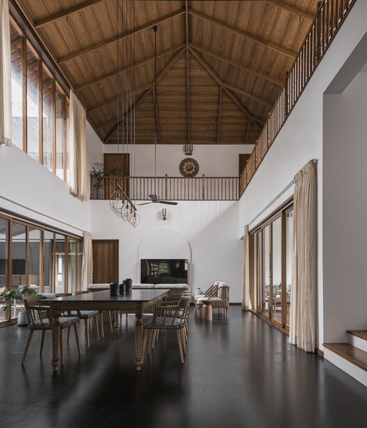 Lilly House / Aslam Sham Architects - Interior Photography, Dining room, Windows, Table, Beam, Chair