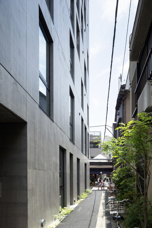 Corte Apartment Complex / Hiroyuki Ito Architects - Exterior Photography, Windows, Facade