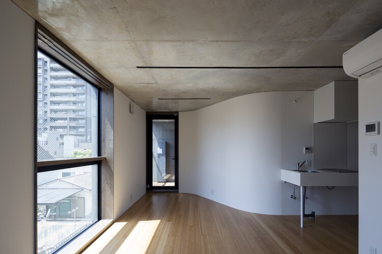 Corte Apartment Complex / Hiroyuki Ito Architects - Interior Photography, Kitchen, Windows