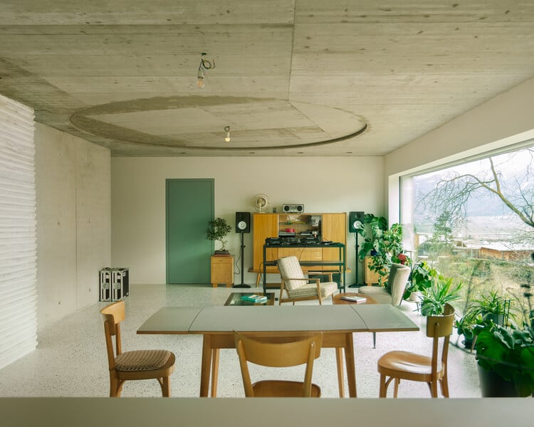 RVTK Residential Building / Messner Architects - Interior Photography, Dining room, Table, Chair