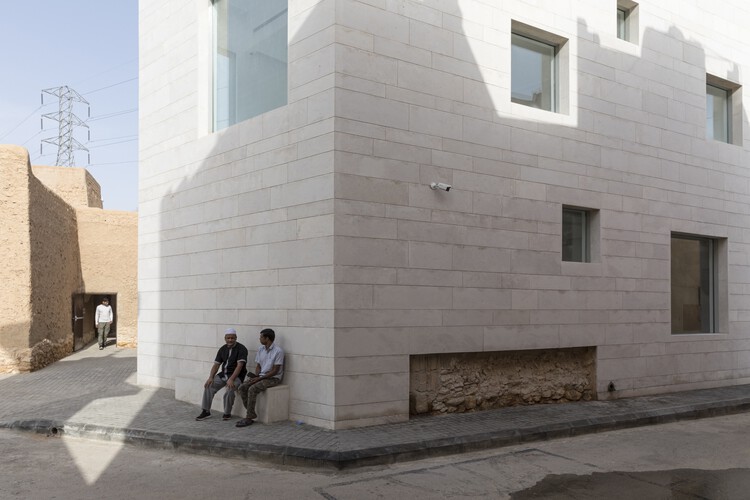 Shamalat Cultural Center / SYN Architects - Exterior Photography, Windows, Facade